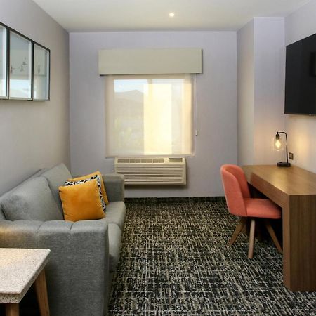 Voco Saltillo Suites By Ihg Екстер'єр фото