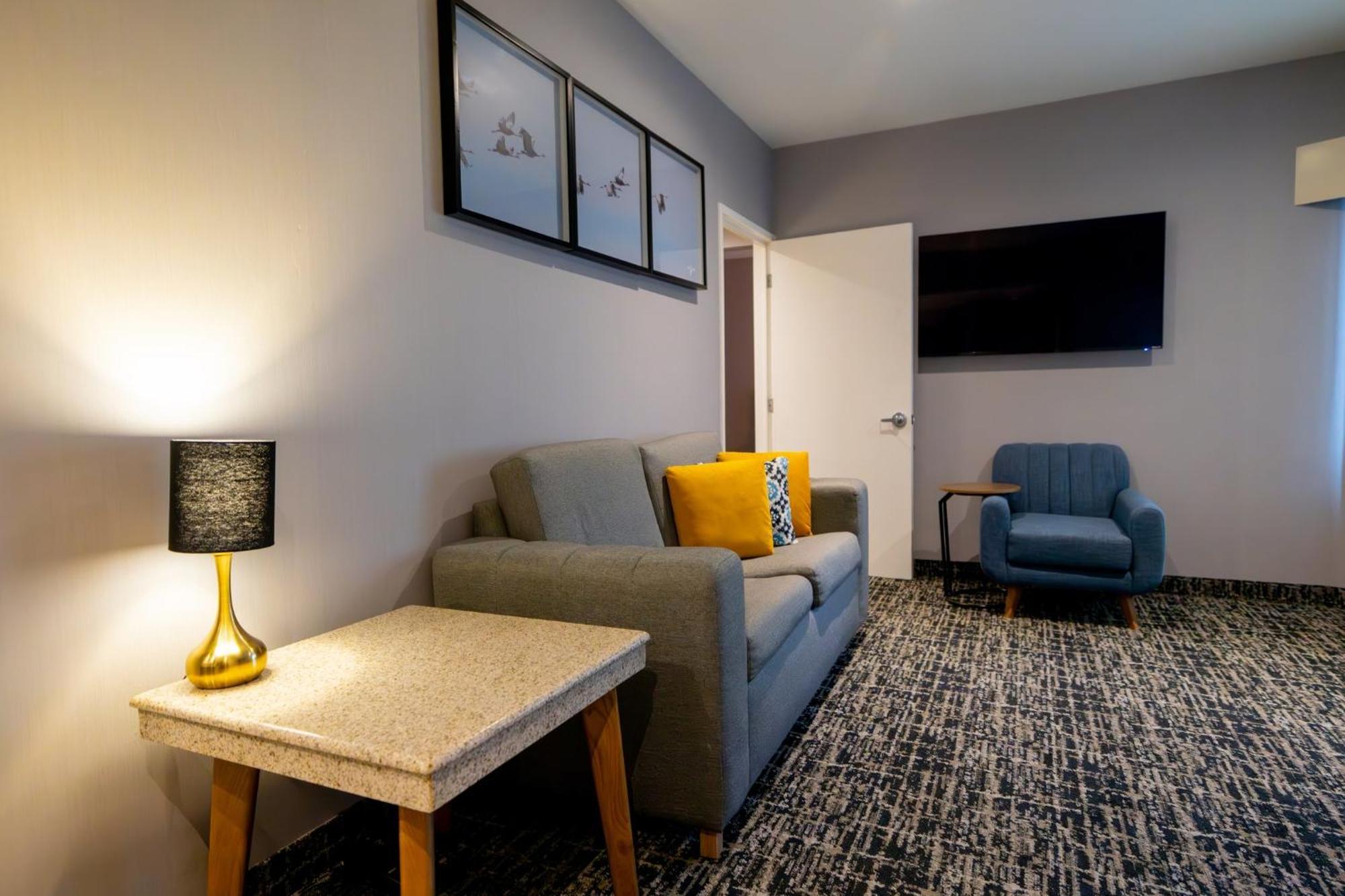 Voco Saltillo Suites By Ihg Екстер'єр фото