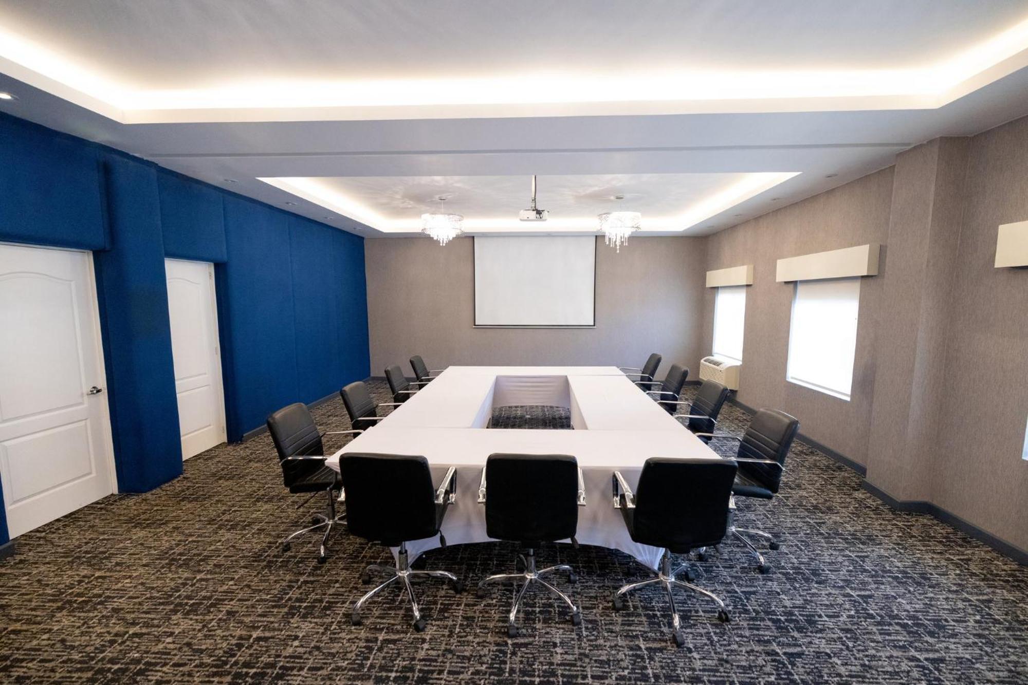 Voco Saltillo Suites By Ihg Екстер'єр фото
