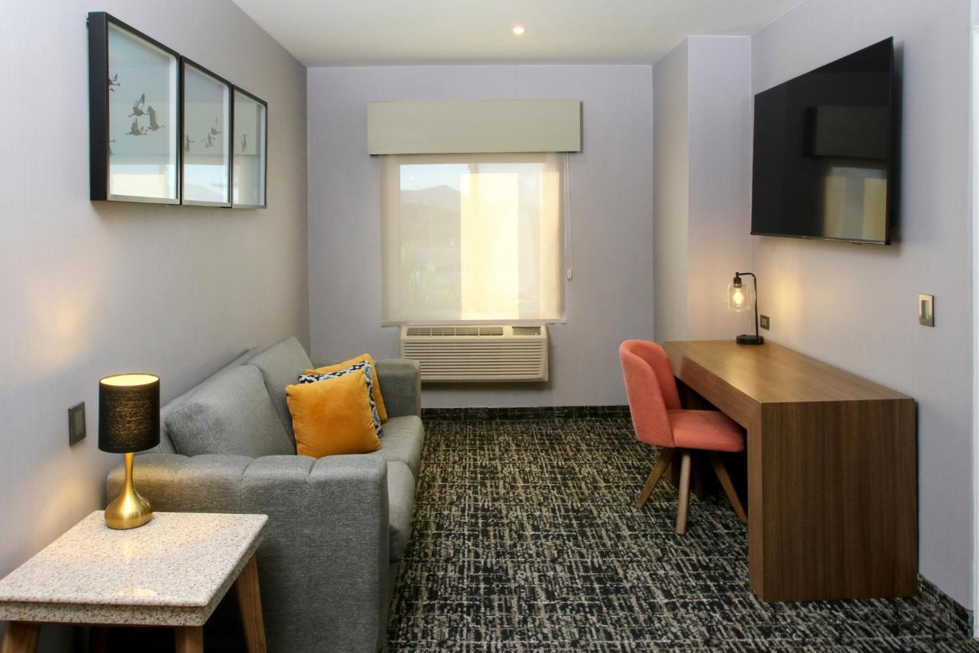Voco Saltillo Suites By Ihg Екстер'єр фото