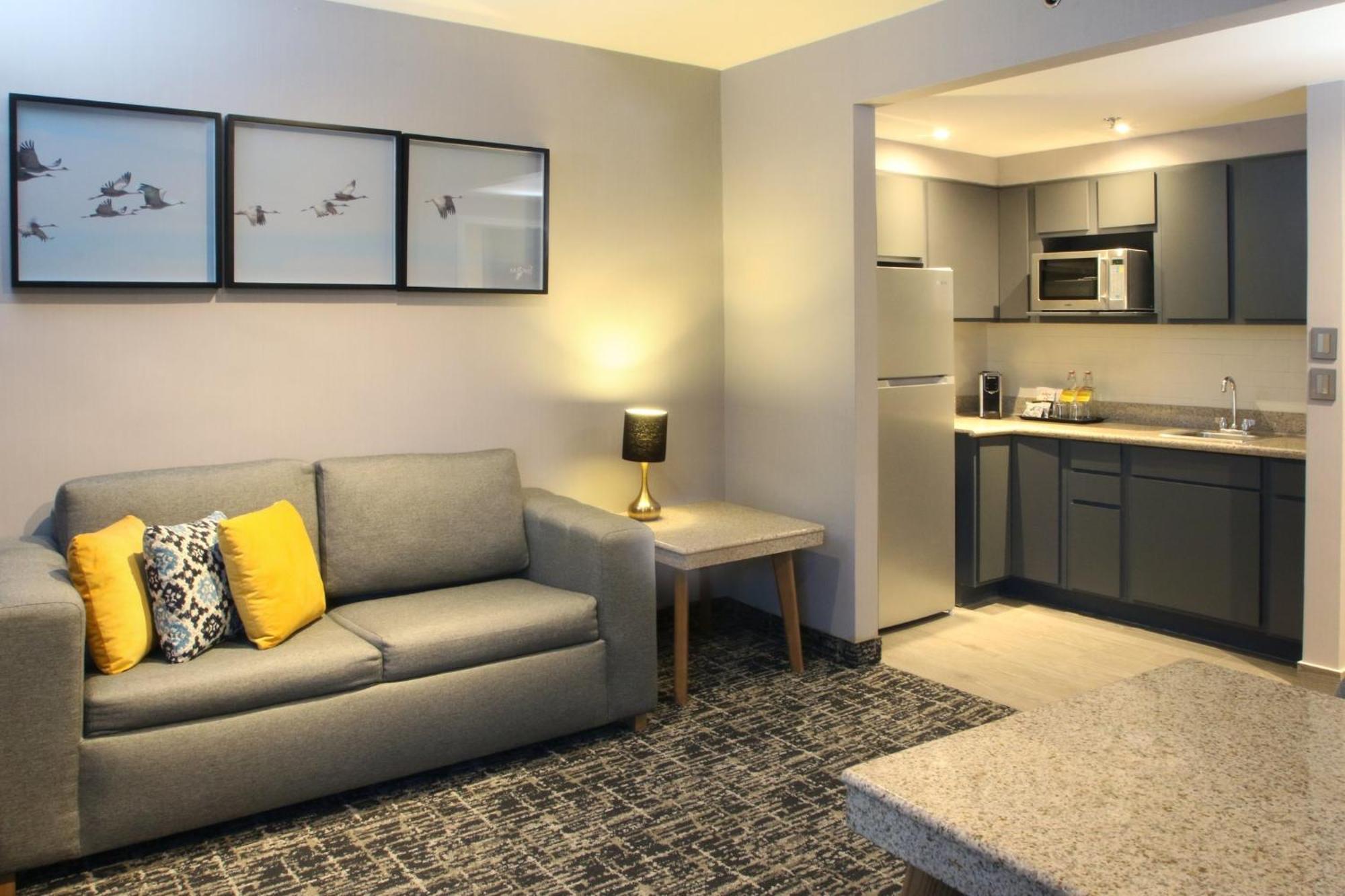 Voco Saltillo Suites By Ihg Екстер'єр фото