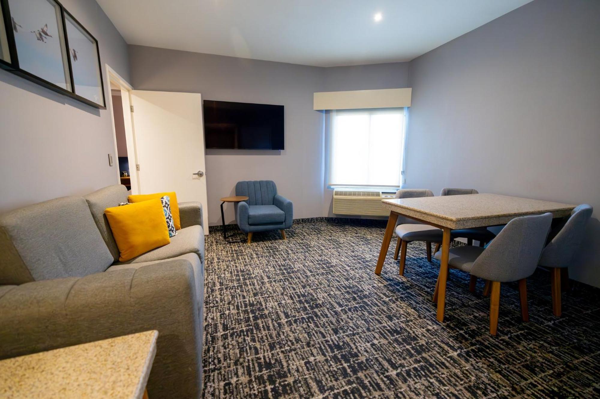 Voco Saltillo Suites By Ihg Екстер'єр фото