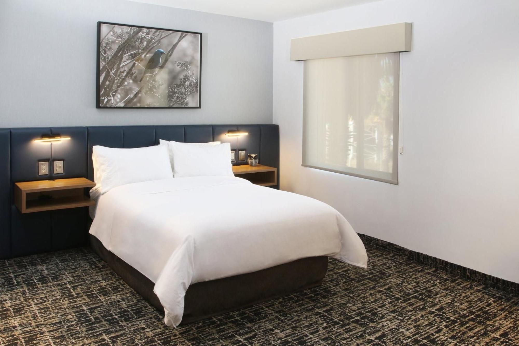 Voco Saltillo Suites By Ihg Екстер'єр фото
